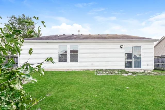 $2,095 | 673 Indigo Court, Greenfield, IN 46140