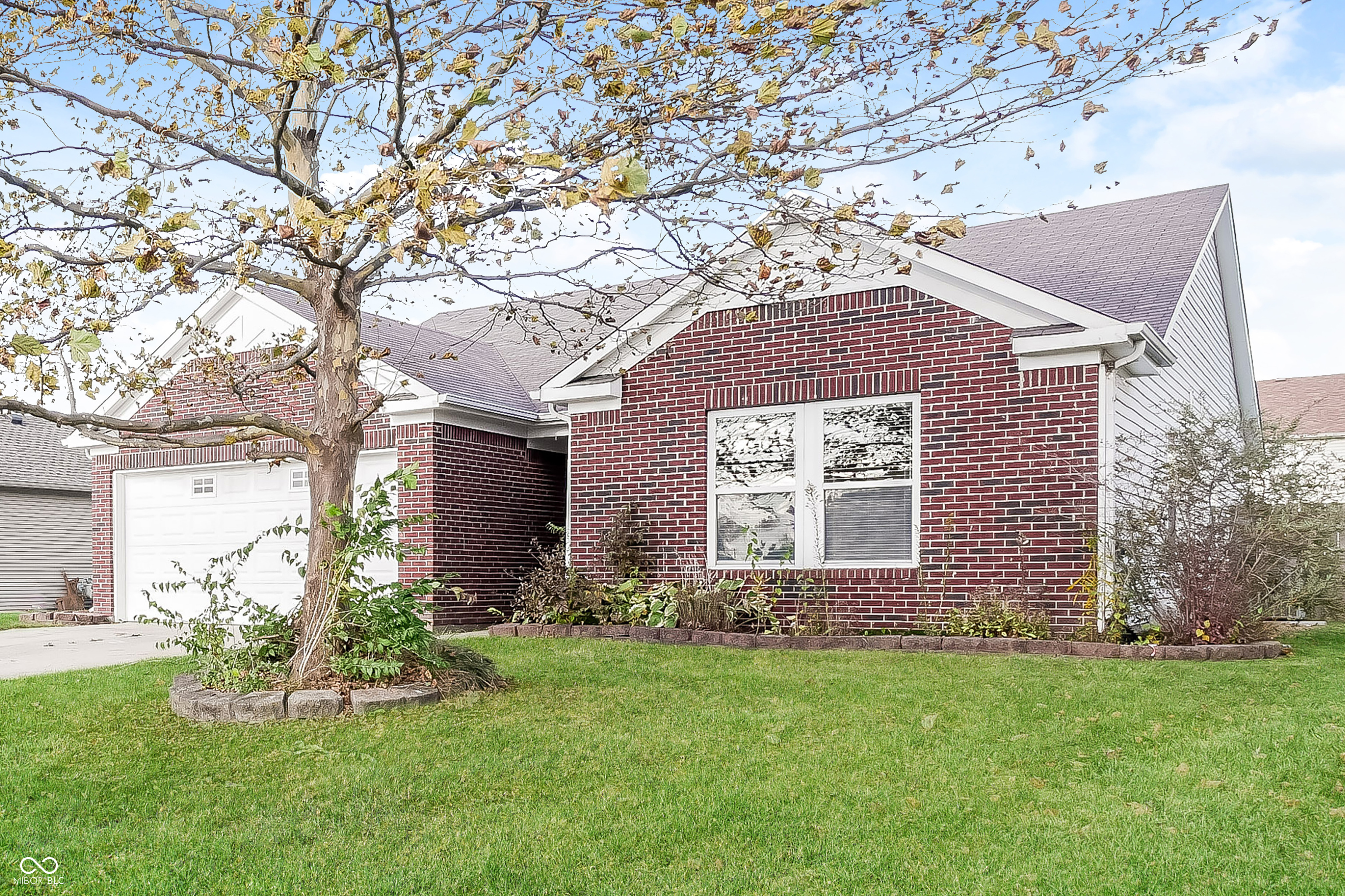 673 Indigo Court Greenfield, IN 46140 - Photo 2 of 16