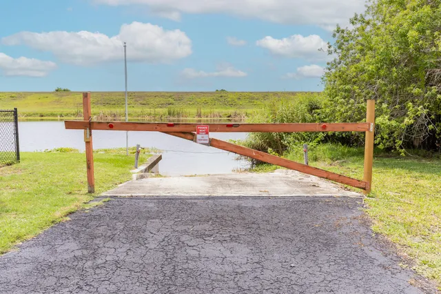 $399,000 | 1185 Rosebud Avenue Northeast, Okeechobee, FL 34974