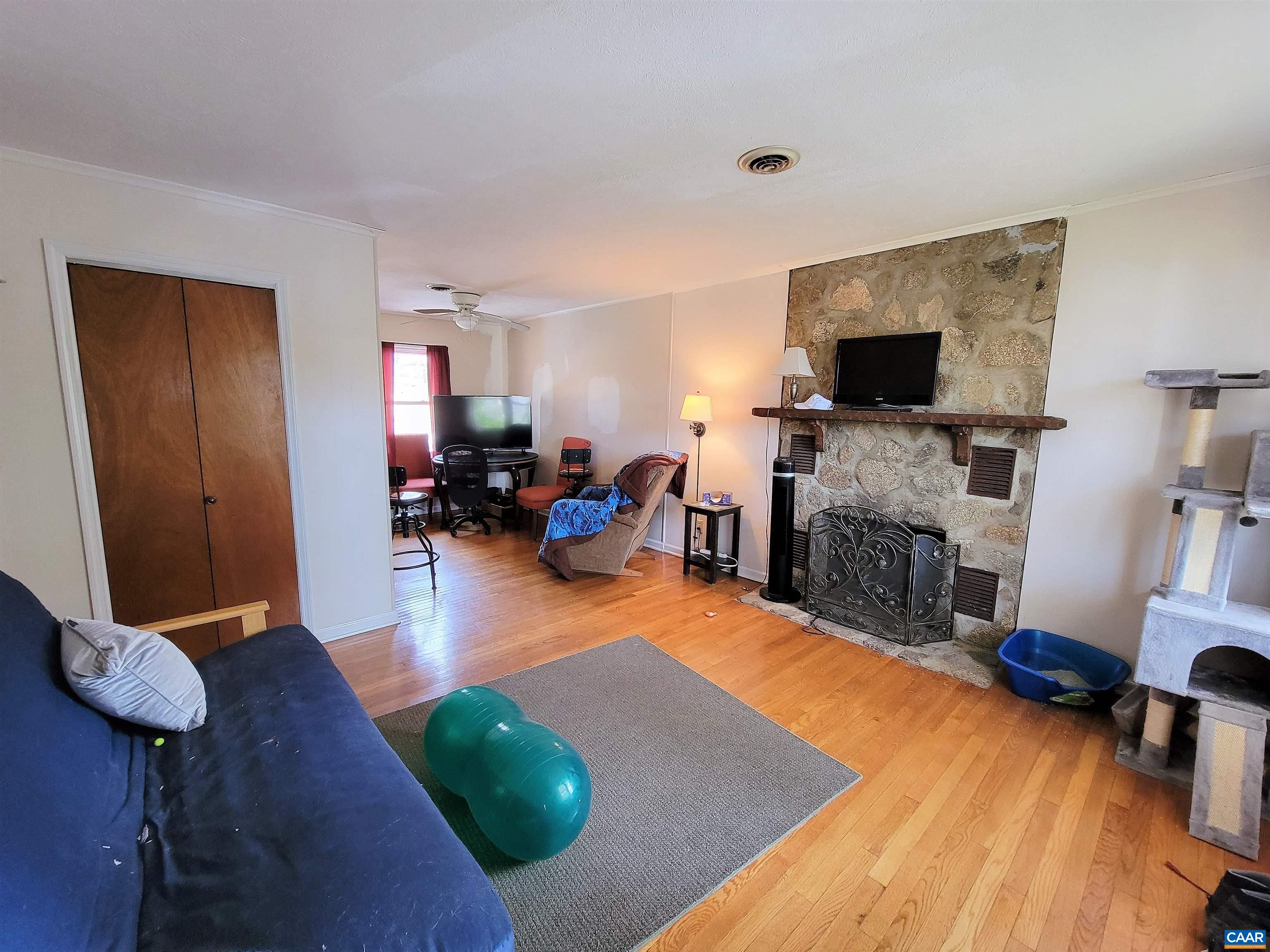 107 St Ives Road Charlottesville, VA 22911 - Photo 3 of 12 Gallery Image 3