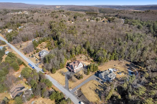 $789,900 | 235 Plantation Drive, Lehighton, PA 18235