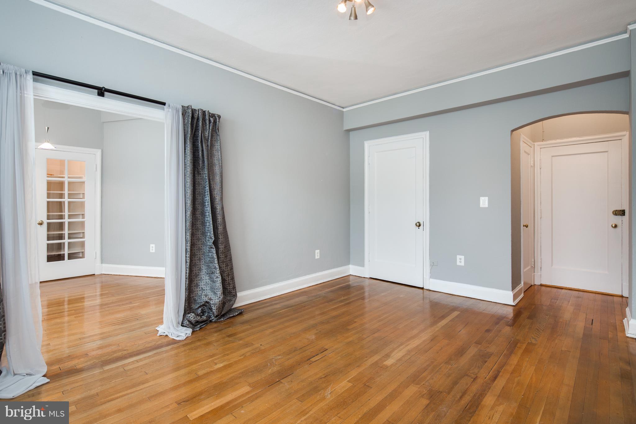 2032 Belmont Road Northwest, Unit 425 Washington, DC 20009 - Photo 8 of 13 Living Room