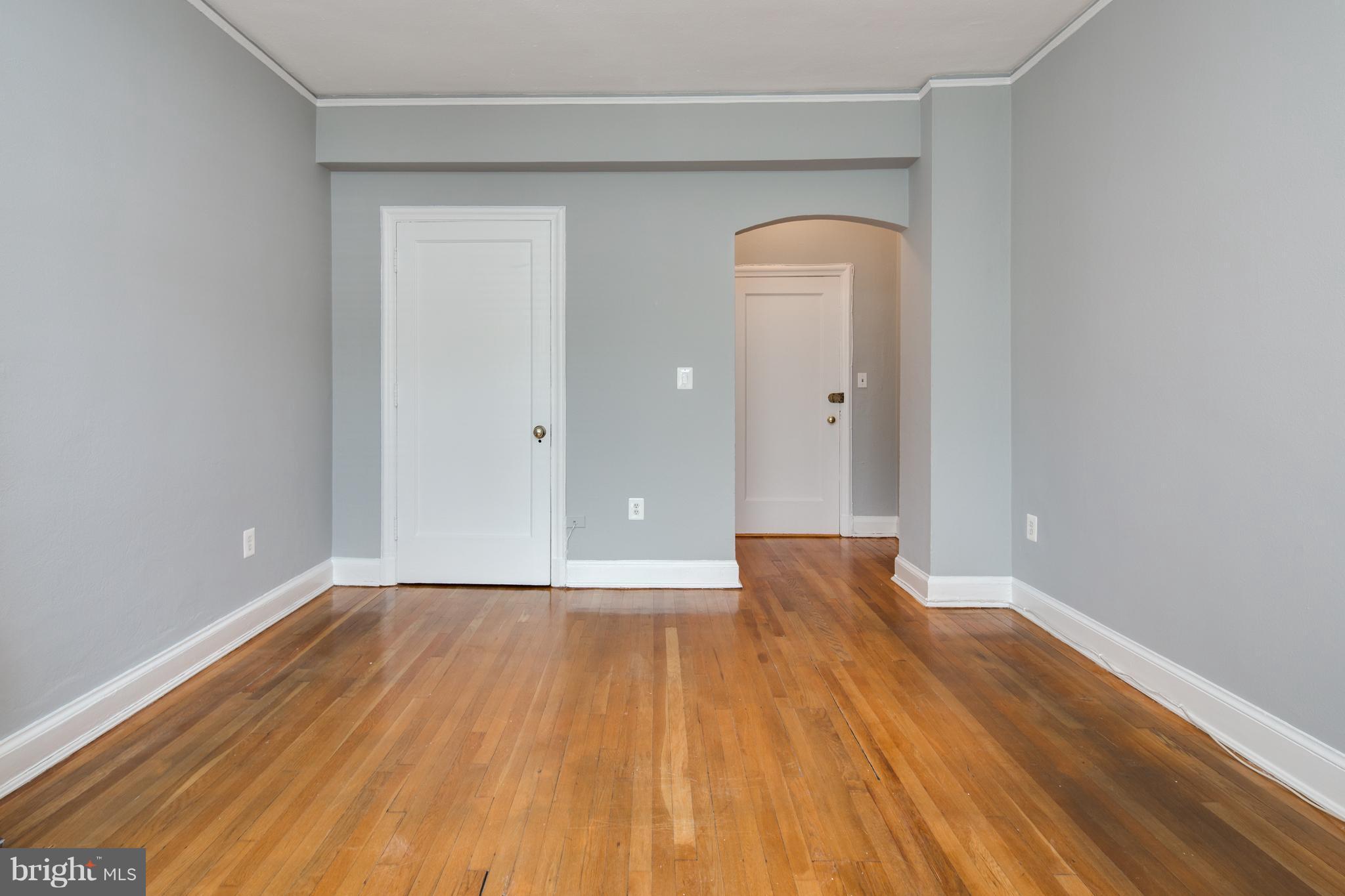 2032 Belmont Road Northwest, Unit 425 Washington, DC 20009 - Photo 10 of 13 Living Room