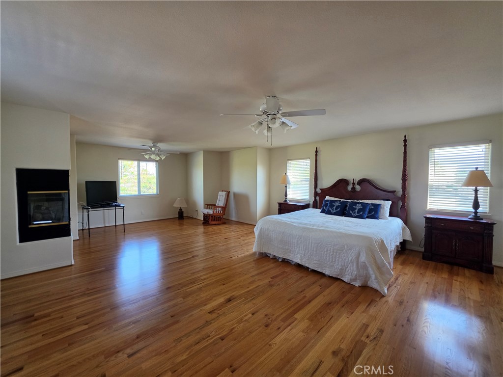 11541 Donovan Road Rossmoor, CA 90720 - Photo 14 of 51 Primary Suite with Fireplace and Sitting Area
