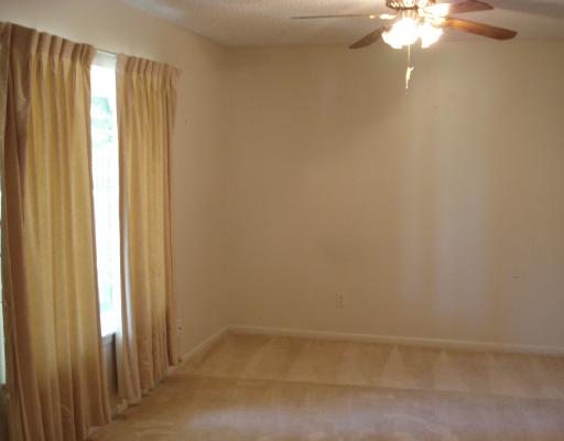 140 Fulton Place Portland, TX 78374 - Photo 3 of 10 a view of a livingroom with a chandelier fan