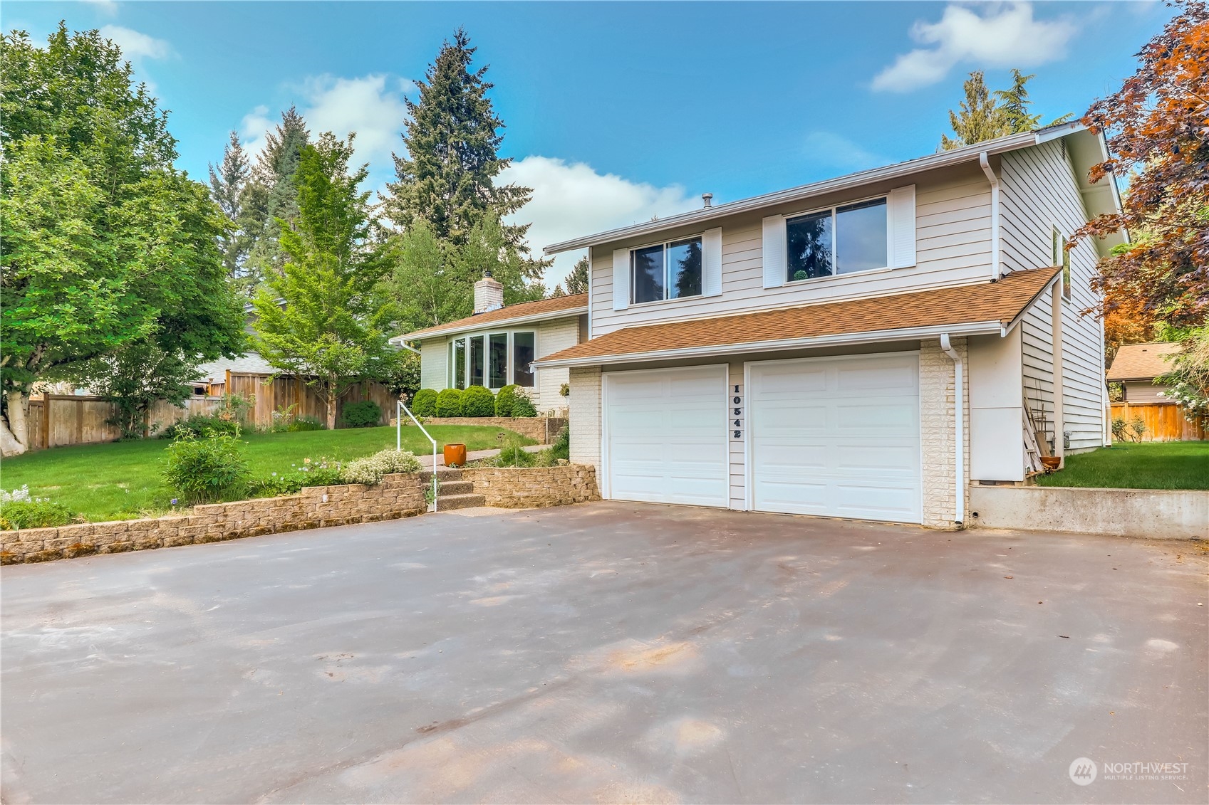 10542 Northeast 201st Street Bothell, WA 98011 - Photo 2 of 32 Gallery Image 2