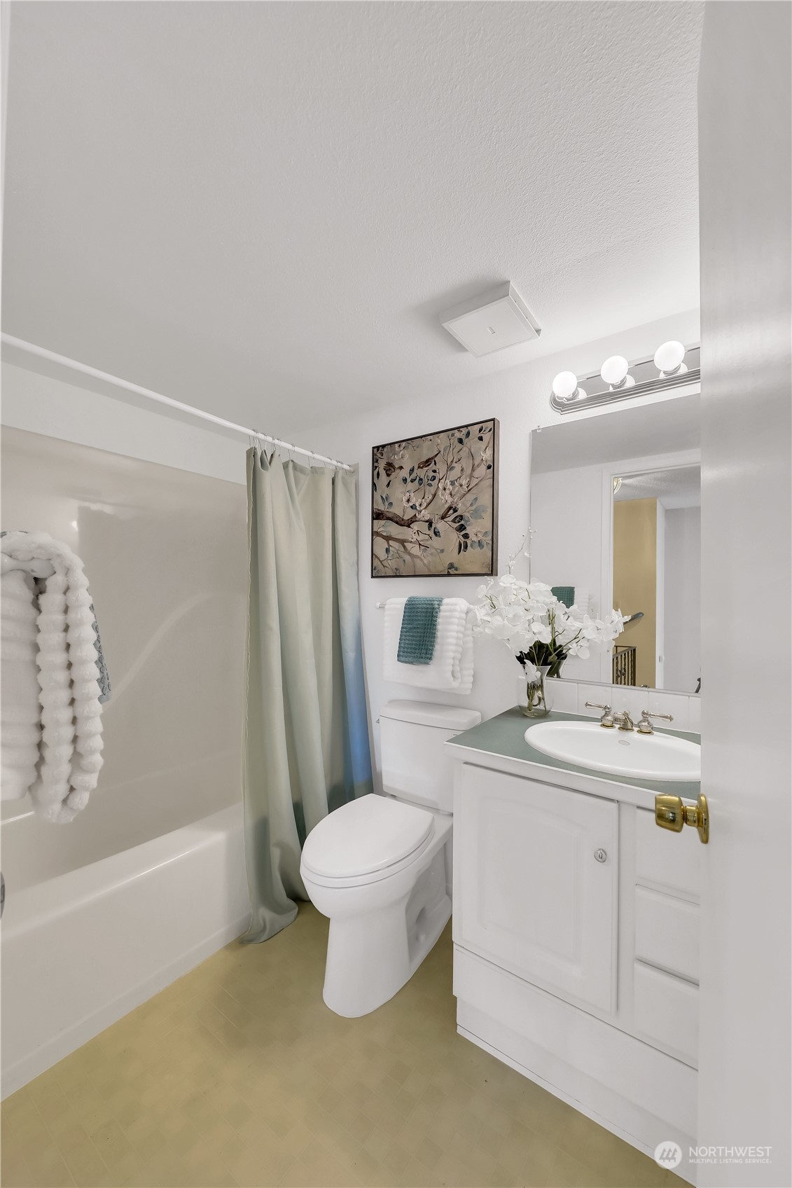 10542 Northeast 201st Street Bothell, WA 98011 - Photo 21 of 32 Gallery Image 21