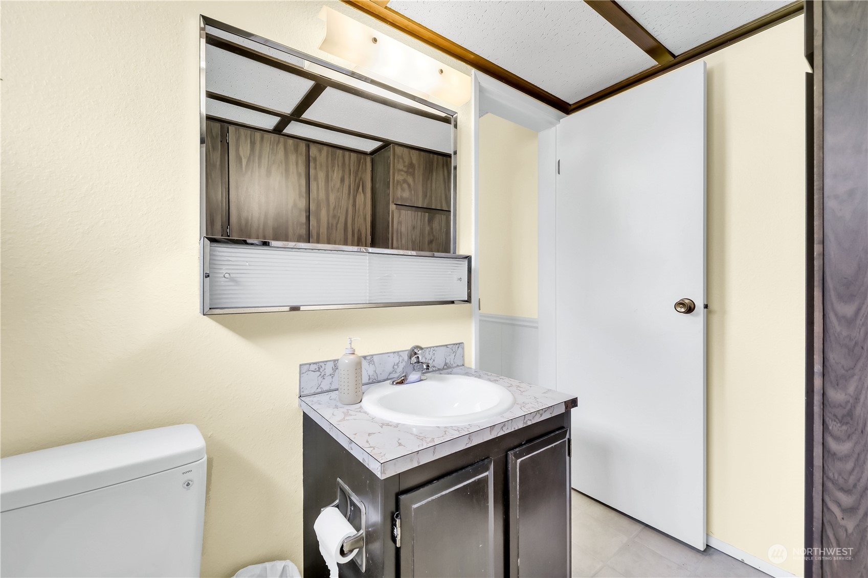 10542 Northeast 201st Street Bothell, WA 98011 - Photo 24 of 32 Gallery Image 24