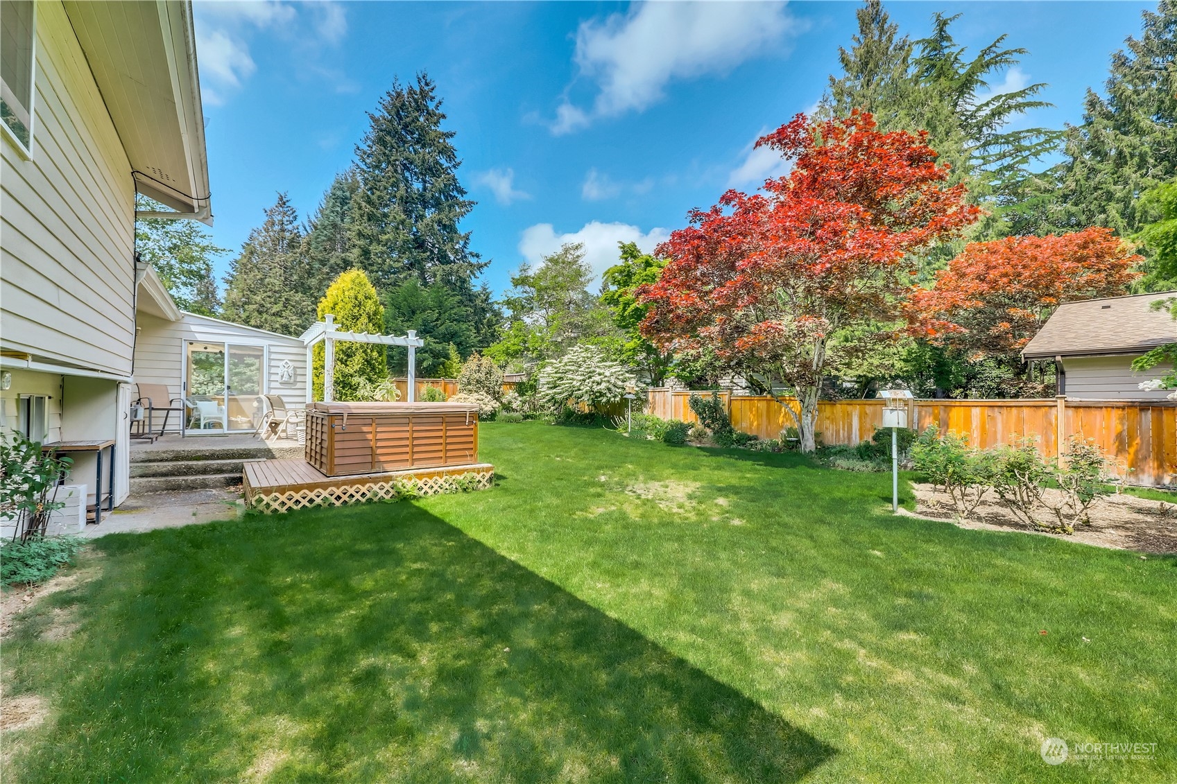 10542 Northeast 201st Street Bothell, WA 98011 - Photo 28 of 32 Gallery Image 28