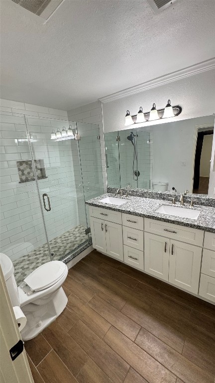 221 Hyta Street Houston, TX 77018 - Photo 14 of 35 a bathroom with a double vanity sink and a mirror