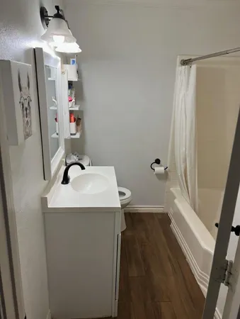 $2,450 | 221 Hyta Street, Houston, TX 77018