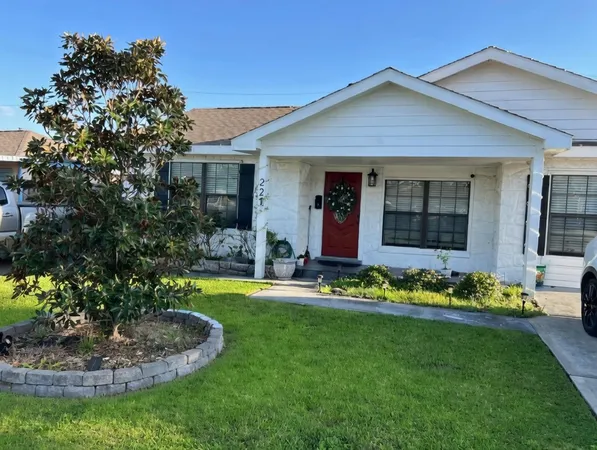 $2,450 | 221 Hyta Street, Houston, TX 77018