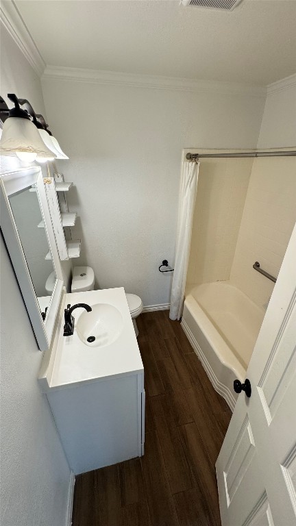 221 Hyta Street Houston, TX 77018 - Photo 23 of 35 a bathroom with a sink and mirror with toilet