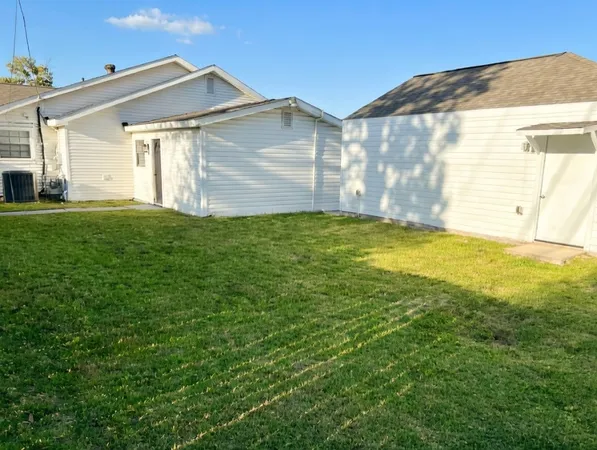 $2,450 | 221 Hyta Street, Houston, TX 77018