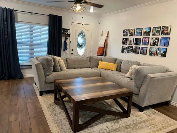 $2,450 | 221 Hyta Street, Houston, TX 77018