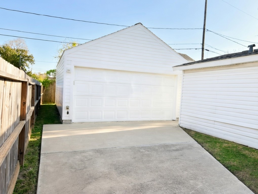221 Hyta Street Houston, TX 77018 - Photo 4 of 35 a view of an outdoor space and a parking space