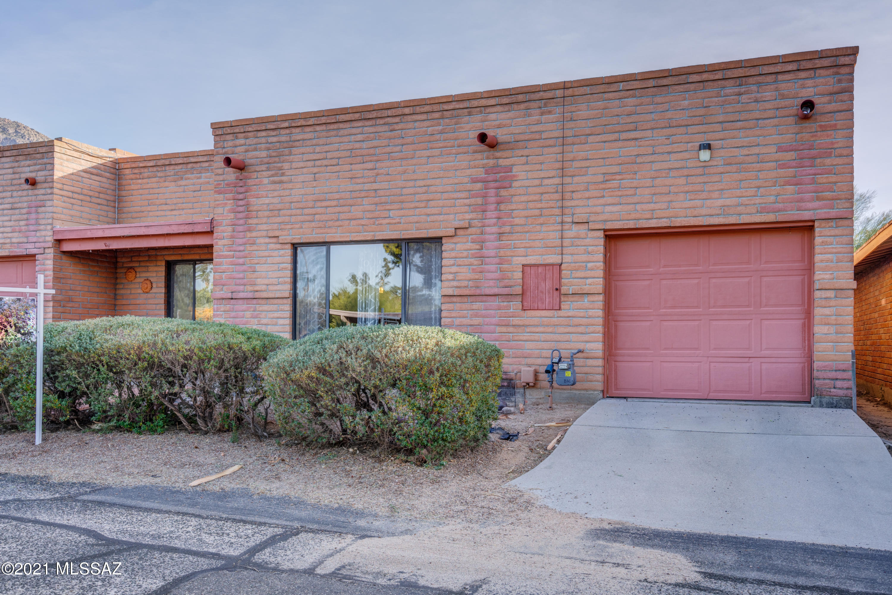 15 West Roma Drive Tucson, AZ 85737 - Photo 2 of 42