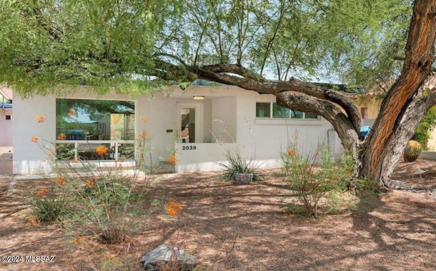 2039 East 8th Street Tucson, AZ 85719 - Photo 1 of 14