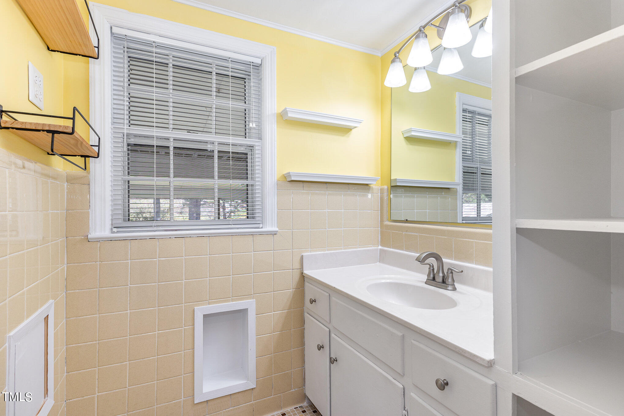701 Moss Road Zebulon, NC 27597 - Photo 16 of 26 Full Bathroom