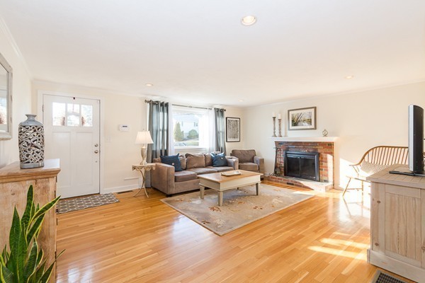 30 Patricia Road Peabody, MA 01960 - Photo 2 of 27 Gallery Image 2