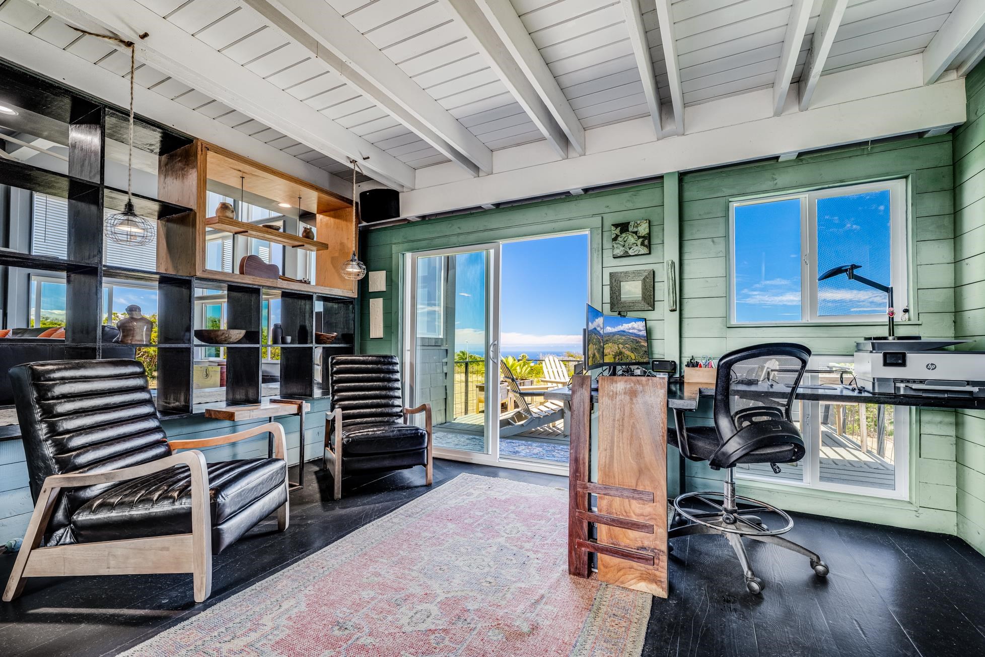 796 Awalau Road Haiku, HI 96708 - Photo 12 of 50 a view of a room with gym equipment