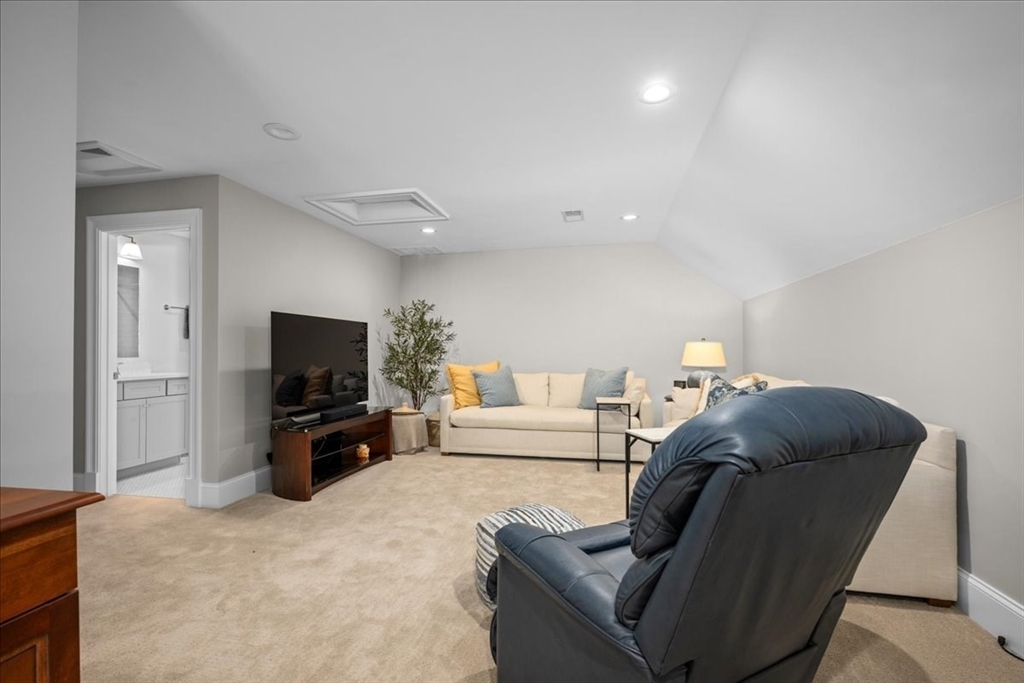 32 Hawk Lane, Unit 48 Framingham, MA 01701 - Photo 22 of 35