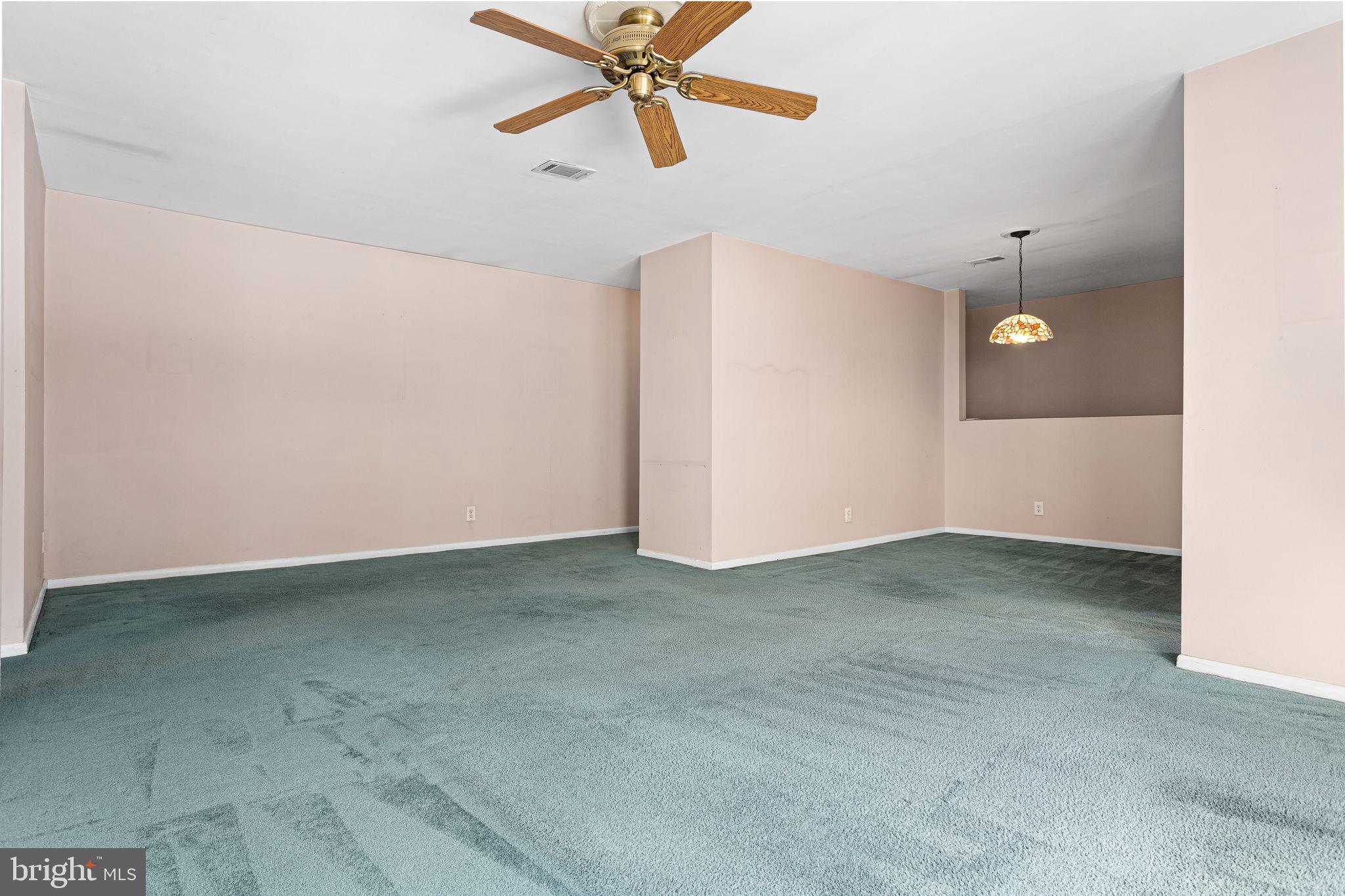 1475 Mt Holly Road, Unit B2 Edgewater Park, NJ 08010 - Photo 4 of 14 Spacious room with soft hues and potential.