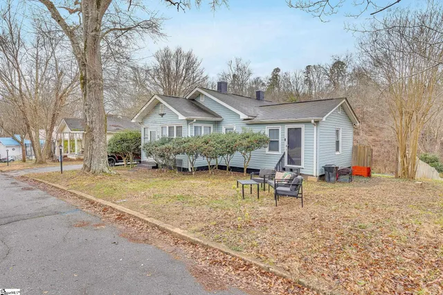 $195,000 | 33 School Street, Enoree, SC 29335