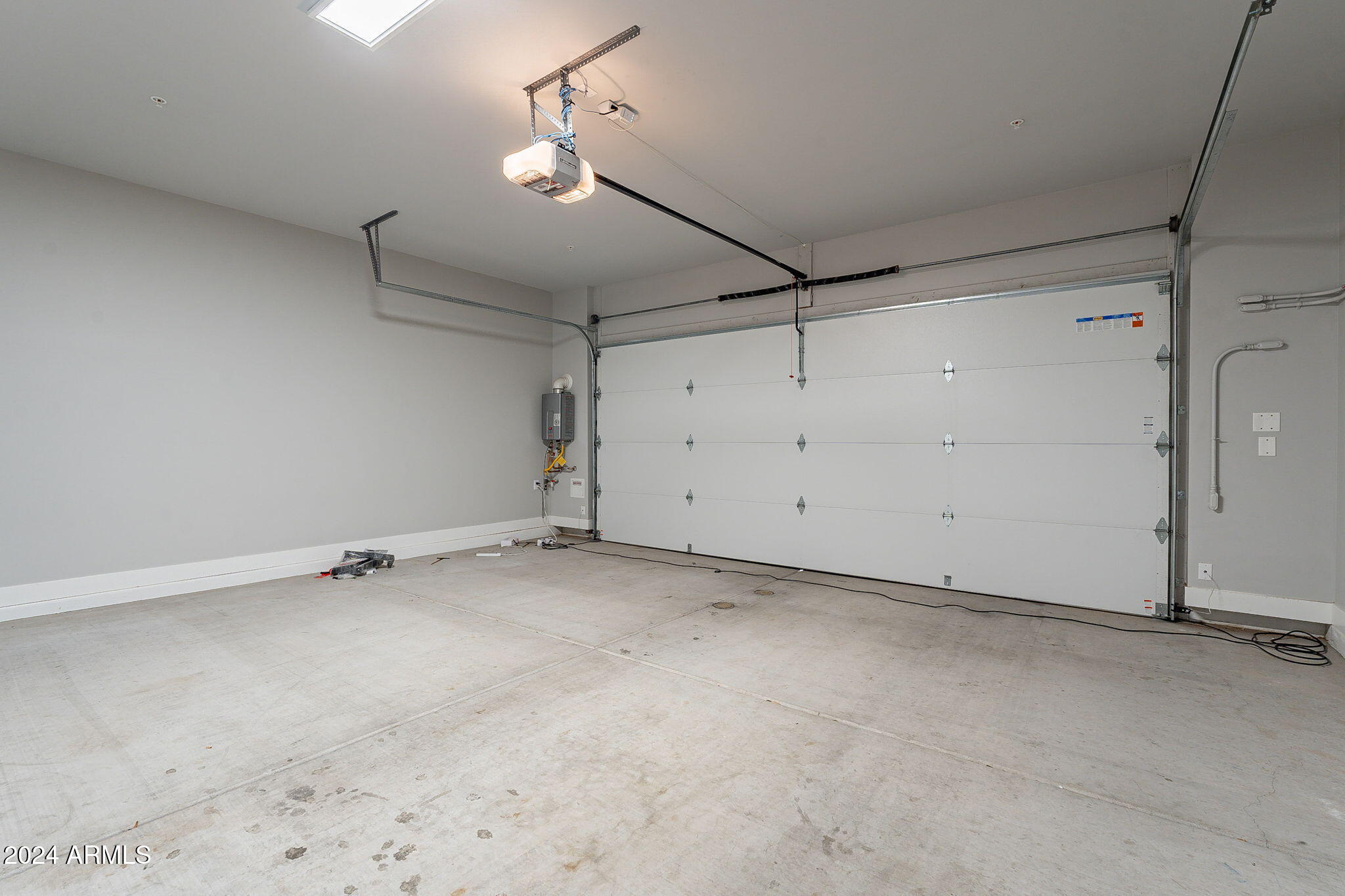 2645 East Osborn Road, Unit 3 Phoenix, AZ 85016 - Photo 30 of 31 a view of a garage