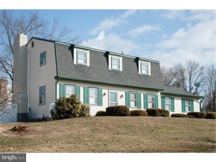 797 Hunters Run Road Pottstown, PA 19465 - Photo 2 of 21 Front Yard