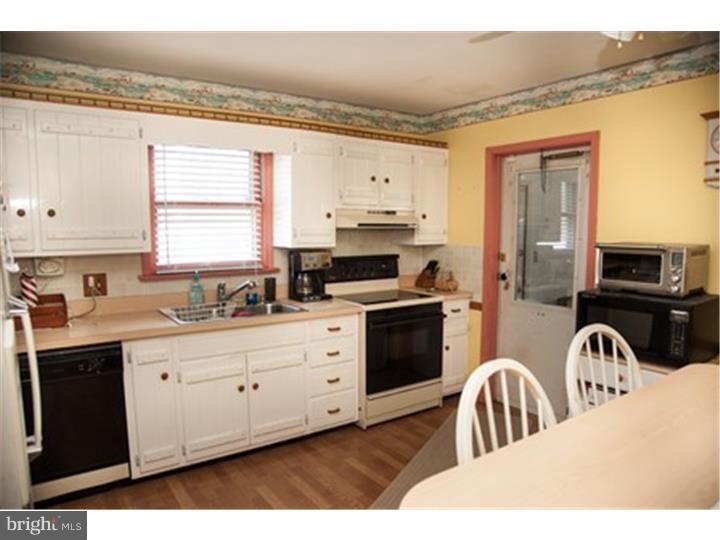 797 Hunters Run Road Pottstown, PA 19465 - Photo 11 of 21 Kitchen