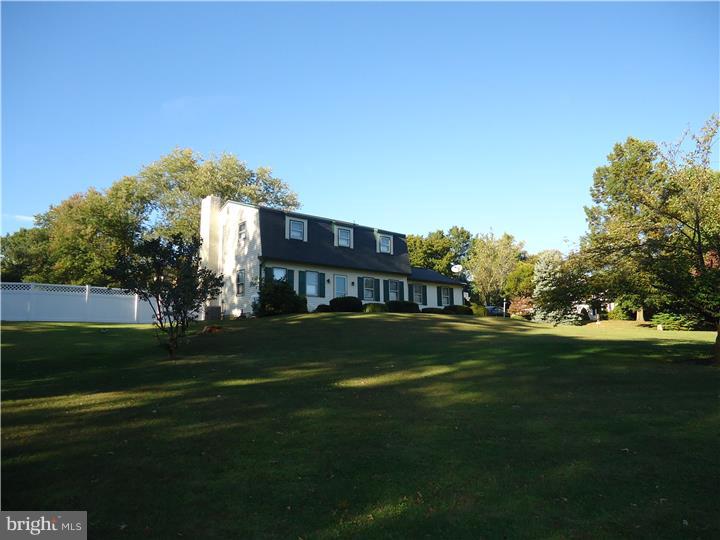 797 Hunters Run Road Pottstown, PA 19465 - Photo 4 of 21 Front Yard