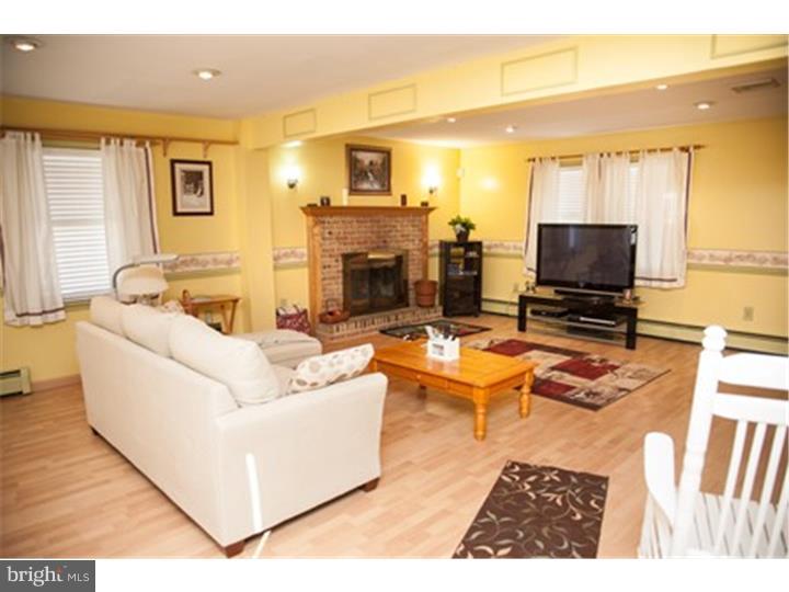 797 Hunters Run Road Pottstown, PA 19465 - Photo 7 of 21 Family Room