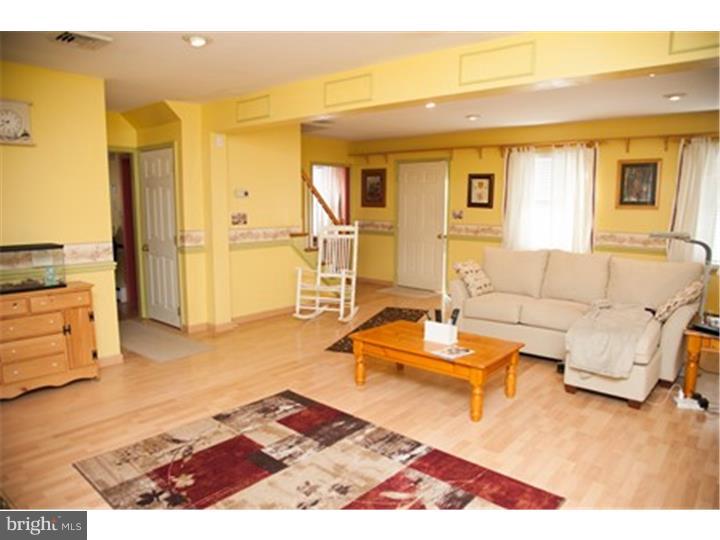 797 Hunters Run Road Pottstown, PA 19465 - Photo 8 of 21 Family Room