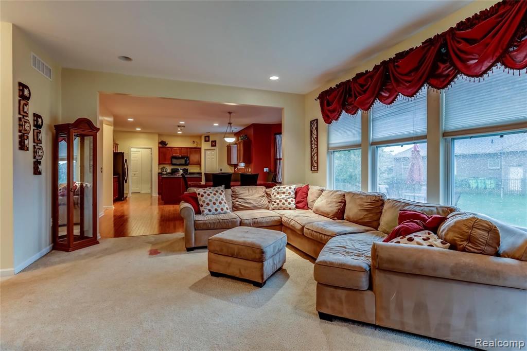 47770 Gloede Road Macomb, MI 48044 - Photo 11 of 27
