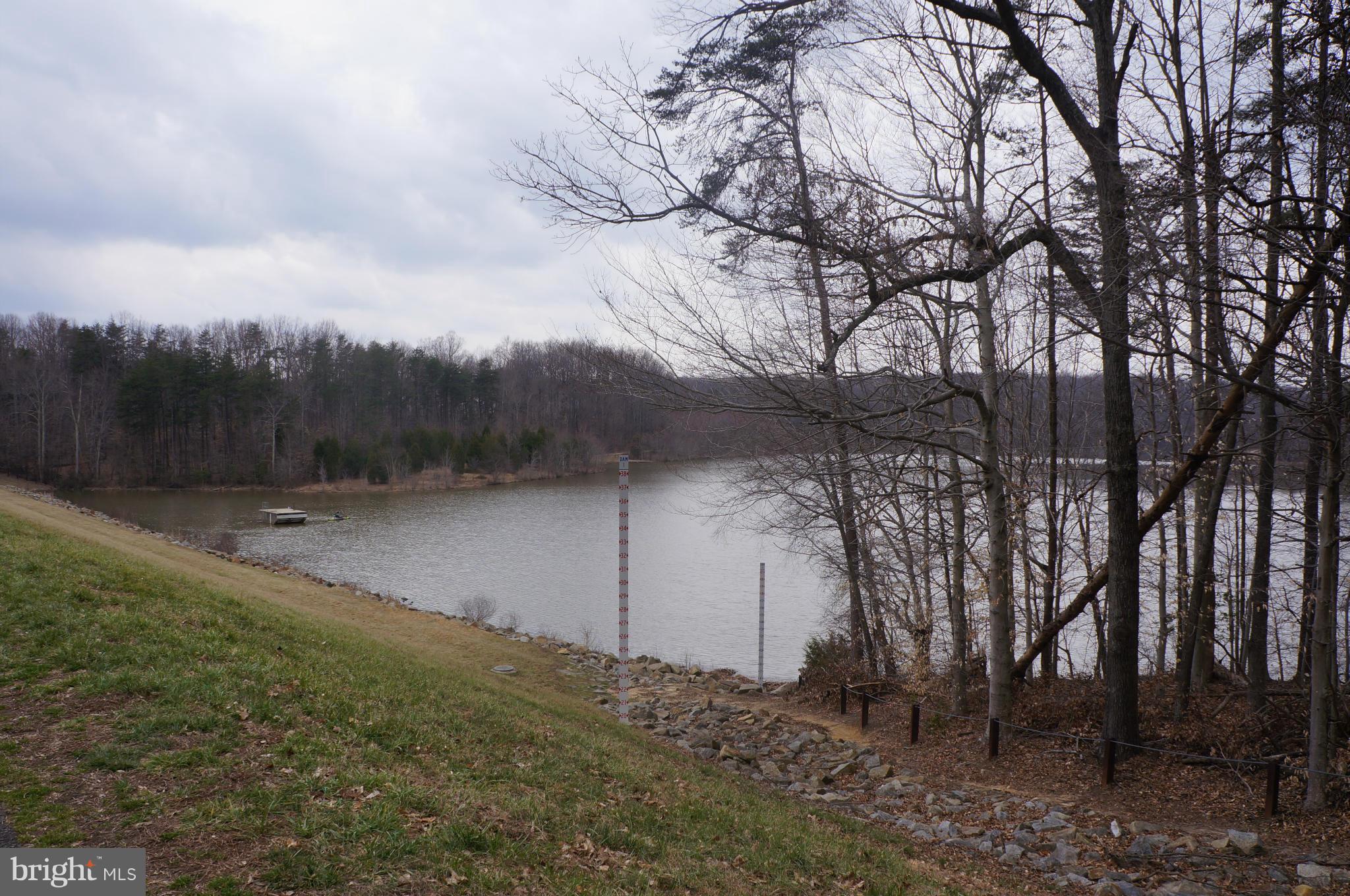 8850 Hooes Road Springfield, VA 22153 - Photo 9 of 10 Lake Mercer