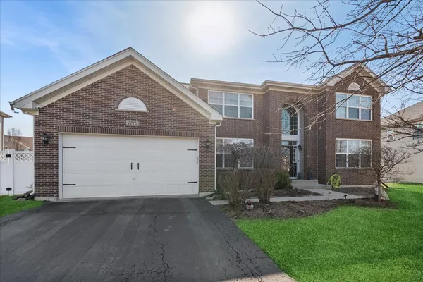 $645,000 | 1715 White Oak Lane, Hoffman Estates, IL 60192