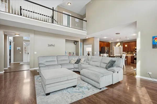 $645,000 | 1715 White Oak Lane, Hoffman Estates, IL 60192
