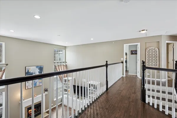 $645,000 | 1715 White Oak Lane, Hoffman Estates, IL 60192