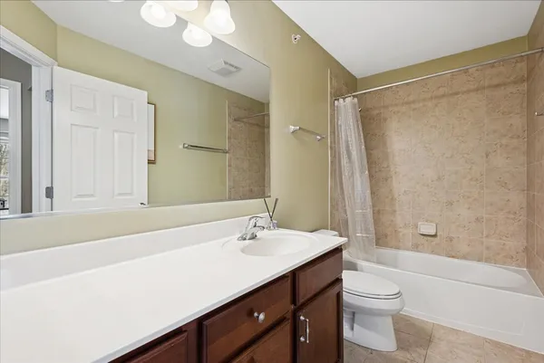 $645,000 | 1715 White Oak Lane, Hoffman Estates, IL 60192