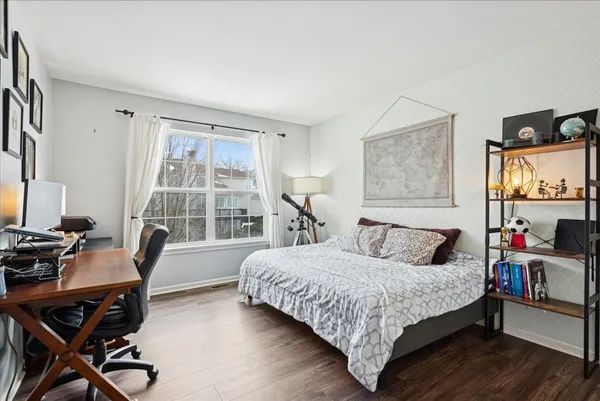 $645,000 | 1715 White Oak Lane, Hoffman Estates, IL 60192