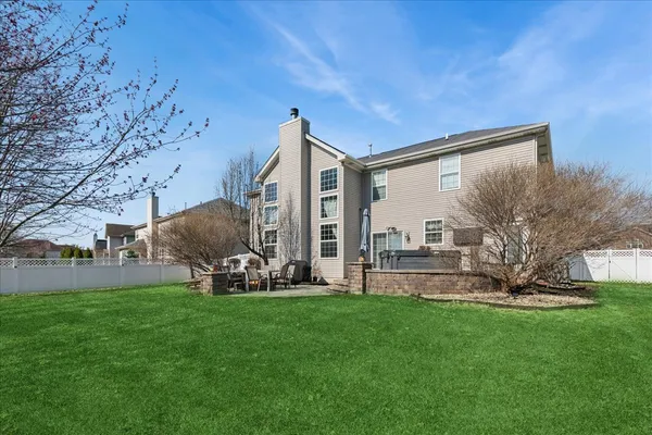 $645,000 | 1715 White Oak Lane, Hoffman Estates, IL 60192