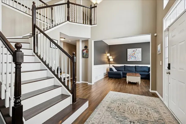 $645,000 | 1715 White Oak Lane, Hoffman Estates, IL 60192