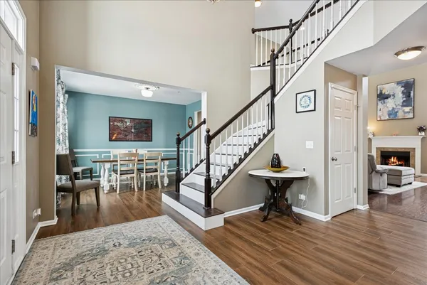 $645,000 | 1715 White Oak Lane, Hoffman Estates, IL 60192