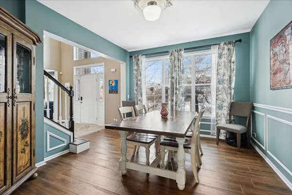 $645,000 | 1715 White Oak Lane, Hoffman Estates, IL 60192