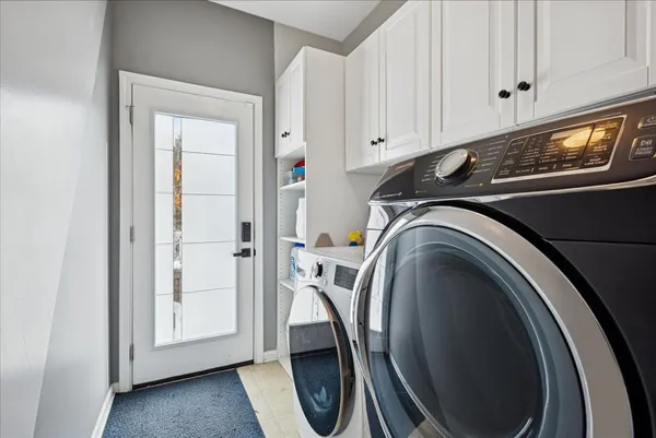 $645,000 | 1715 White Oak Lane, Hoffman Estates, IL 60192