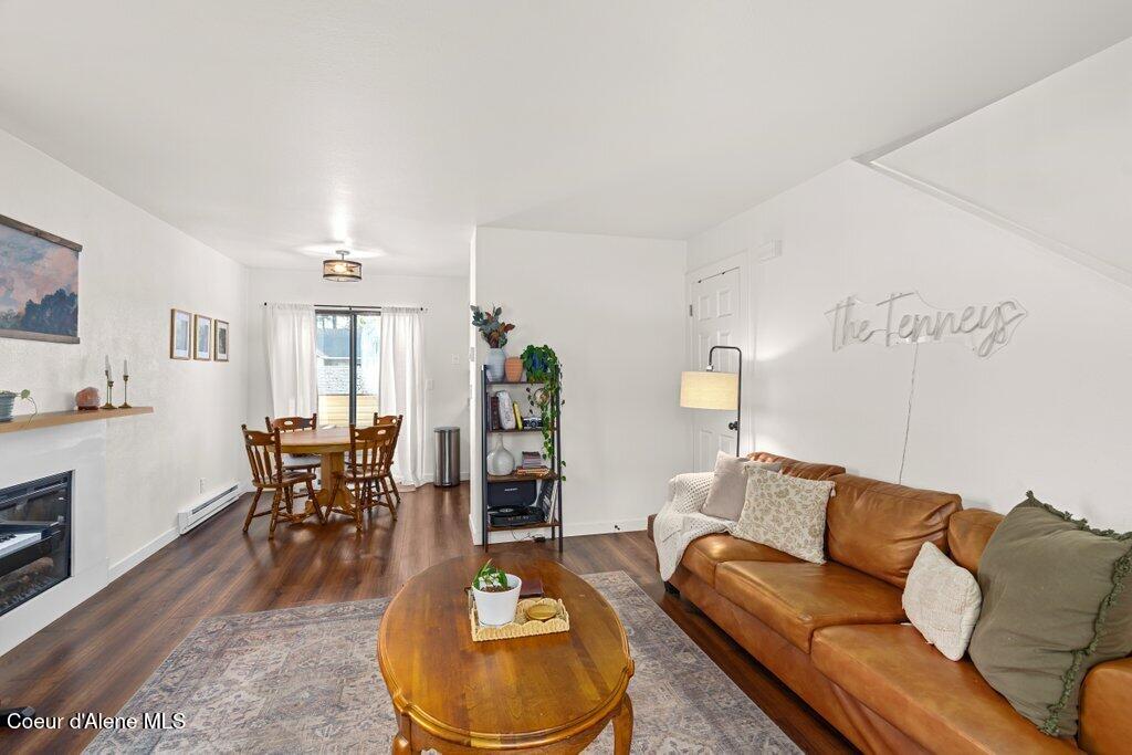 8205 North Ridgewood Drive, Unit 3 Hayden, ID 83835 - Photo 4 of 19 Living Room Vw2