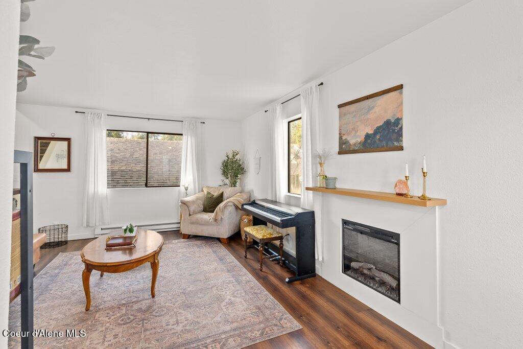 8205 North Ridgewood Drive, Unit 3 Hayden, ID 83835 - Photo 5 of 19 Living Room vw 3