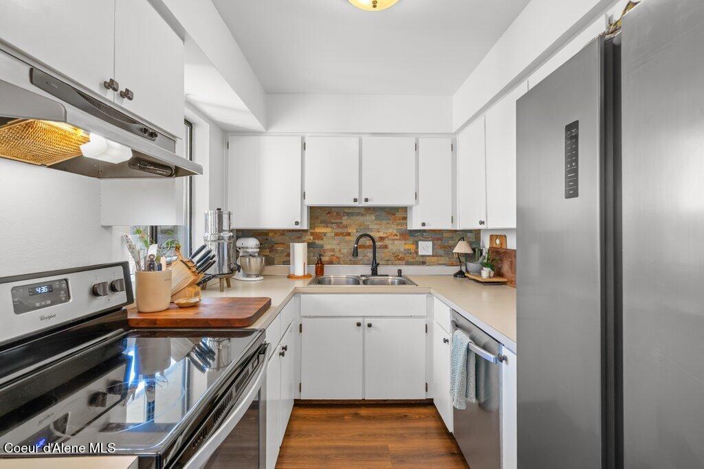 8205 North Ridgewood Drive, Unit 3 Hayden, ID 83835 - Photo 8 of 19 Kitchen