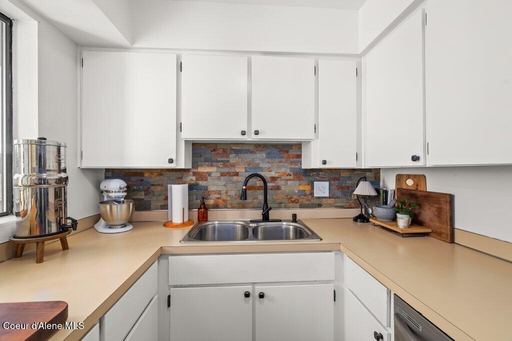 8205 North Ridgewood Drive, Unit 3 Hayden, ID 83835 - Photo 9 of 19 Kitchen